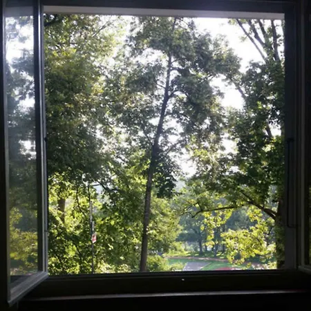 Riverine - Ideal Up To 4 Or 6 Berna