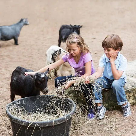 Riverine - Ideal Up To 4 Or 6 *